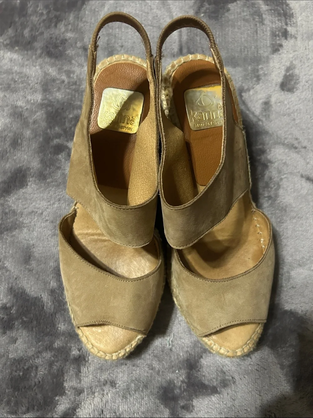 Worn Kanna Made In Spain Tan Suede Espadrille Wedge Sandals like new sz 37